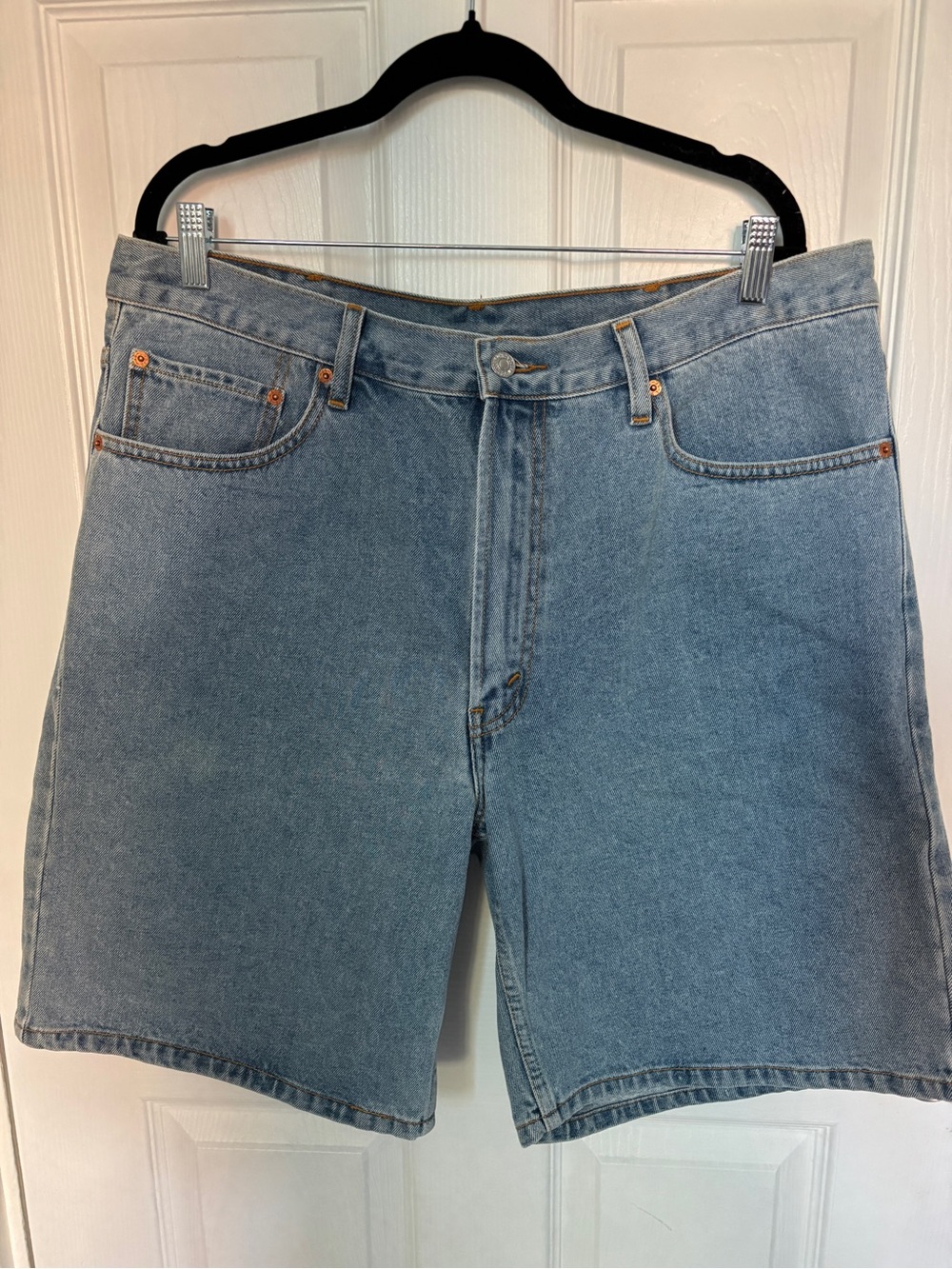 NWT Levi’s Men’s 550 Denim Short W38 100% Cotton Light washed denim
